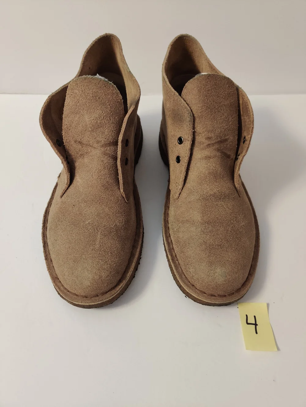 Clarks Suede Desert Boots in Light Brown 7.5
